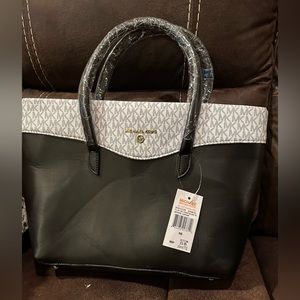Michael Kors pocketbook